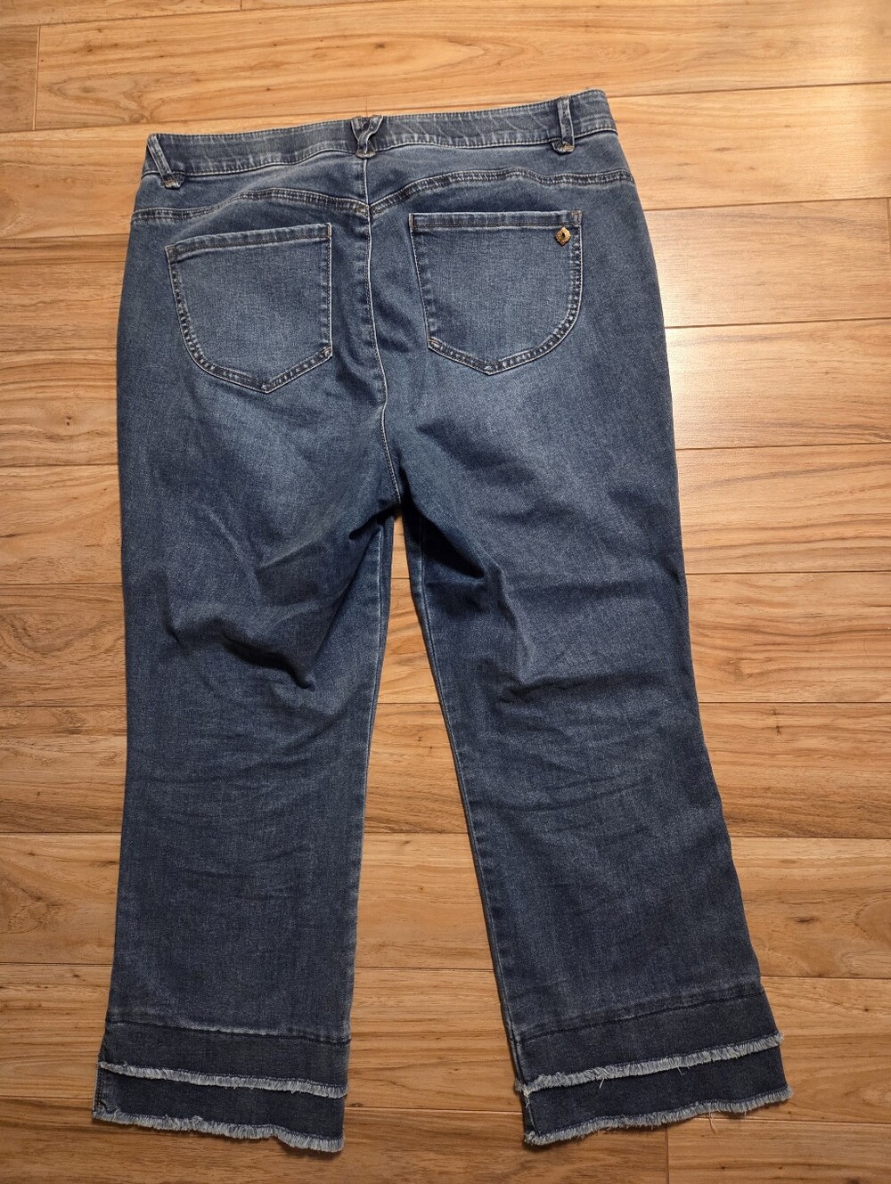 Democracy Ab Technology High Rise Tiered-Hem Flare Jeans Size 18W - Picture 6 of 9